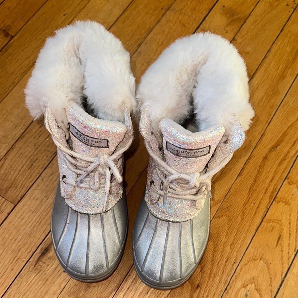 London Fog Silver and White Winter Boots
